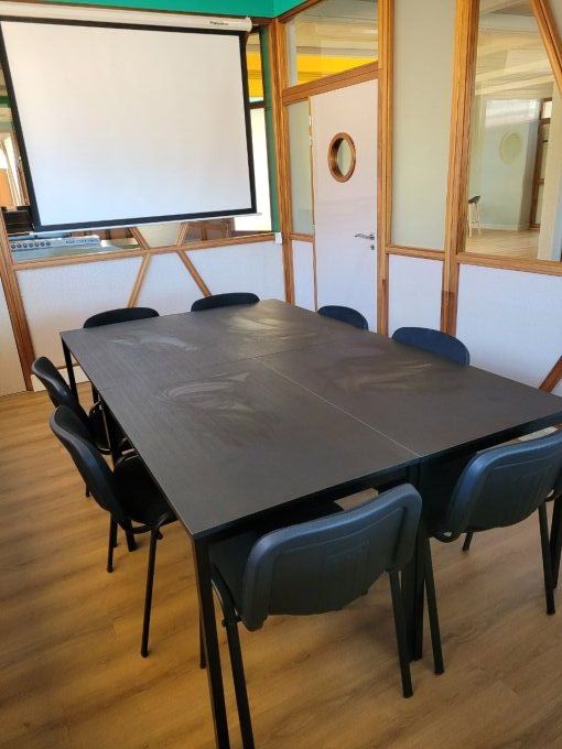 Salle "Deux ponts"  2 à 5 personnes à la journée